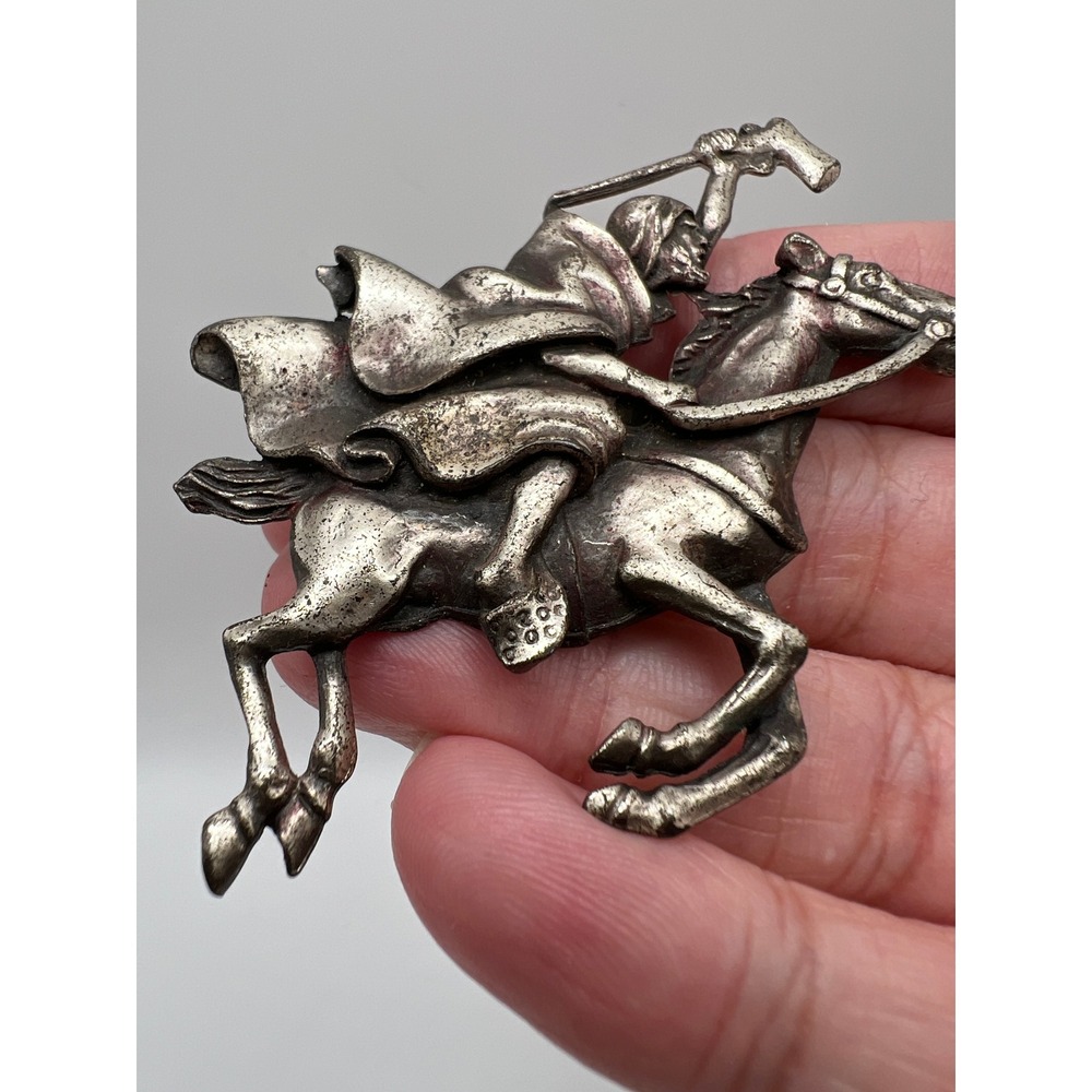 Gothic Medieval Knight on Horseback Brooch, Silver Tone Pewter - Picture 5 of 7